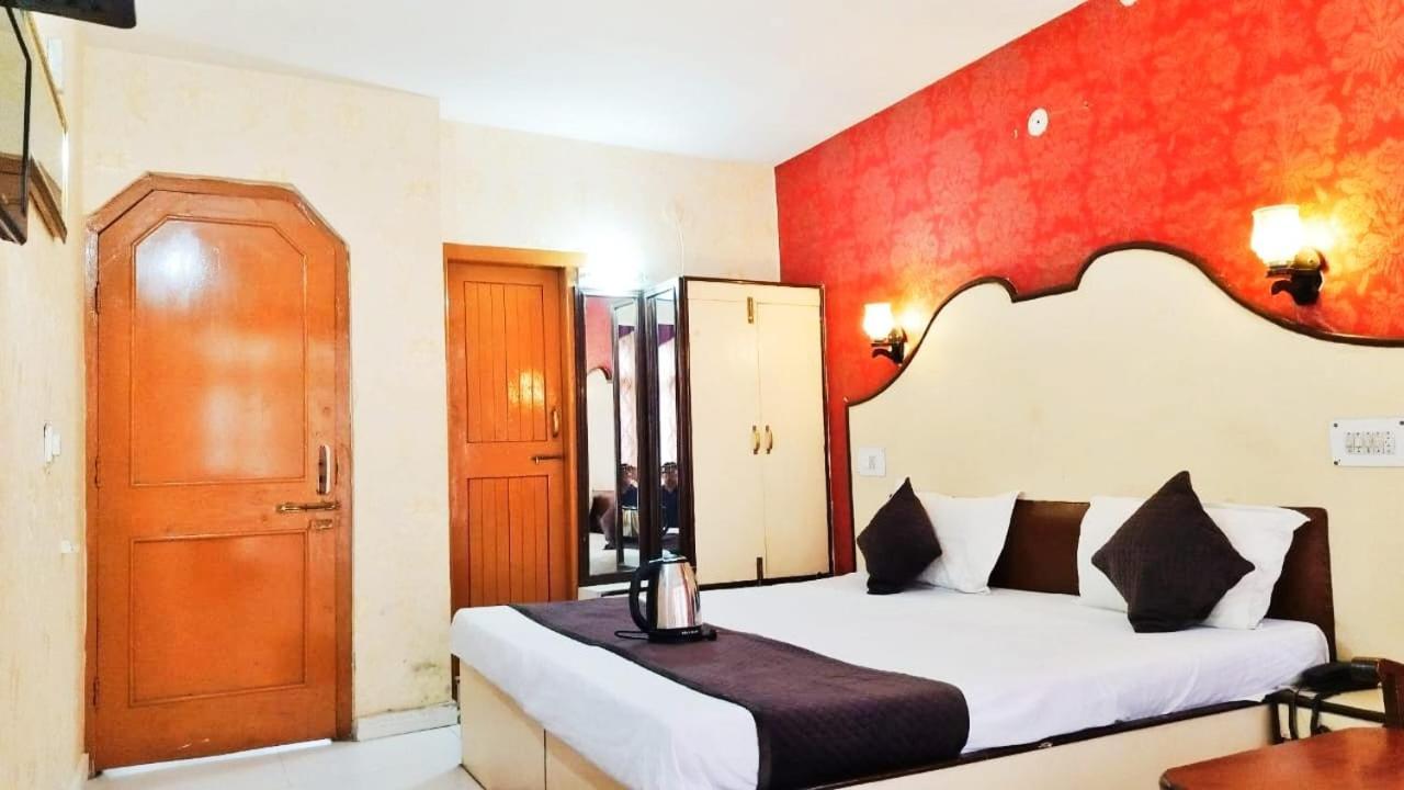 Hotel Gilbert Mountain View Manāli Kültér fotó