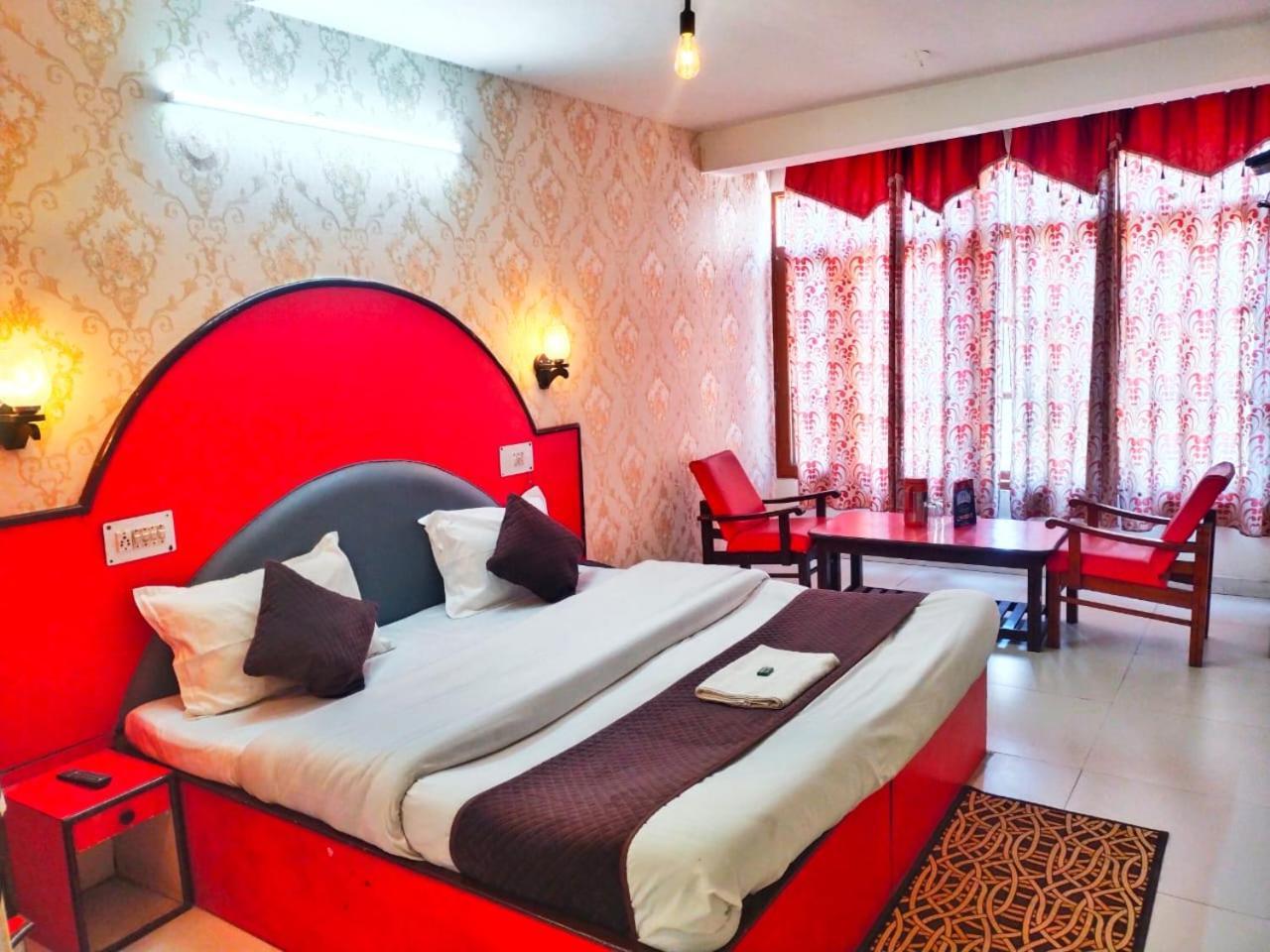 Hotel Gilbert Mountain View Manāli Kültér fotó