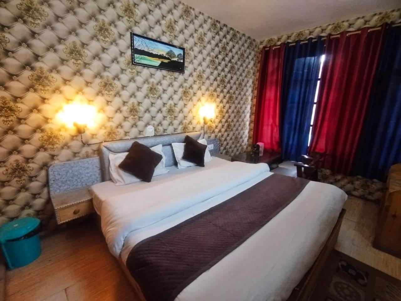Hotel Gilbert Mountain View Manāli Kültér fotó